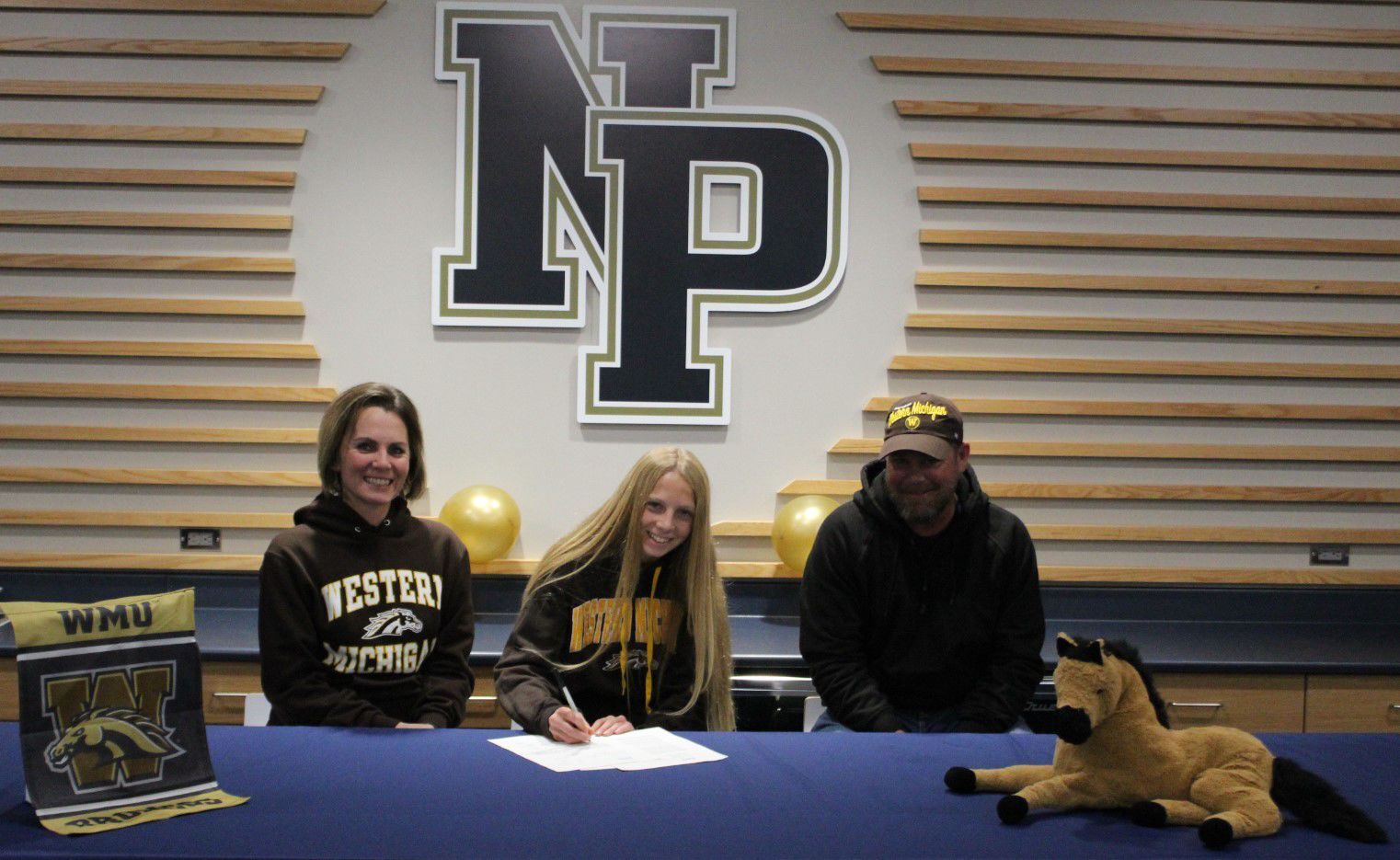 NP's Zelasko signs to run for Western Michigan
